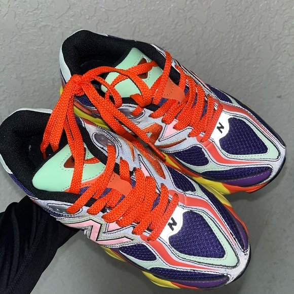 New Balance 9060
Prism Purple - Picture 2 of 9